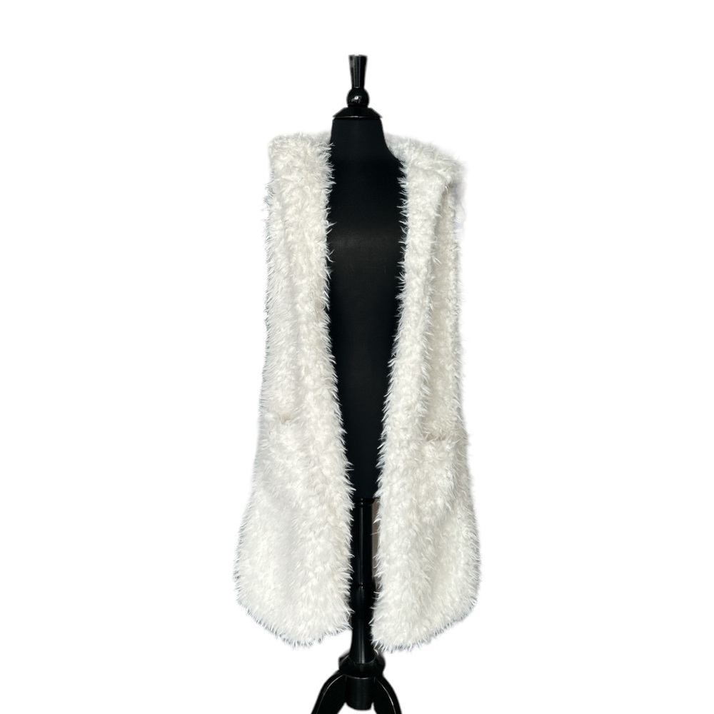 Ashley By 26 International Fluffy Vest - Picture 3 of 9